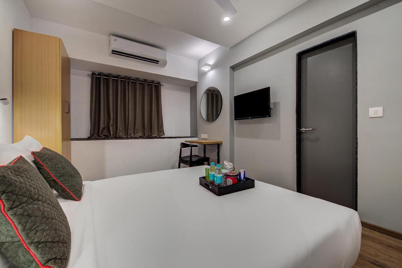 Hotel Unicontinental Mumbai Ngoại thất bức ảnh
