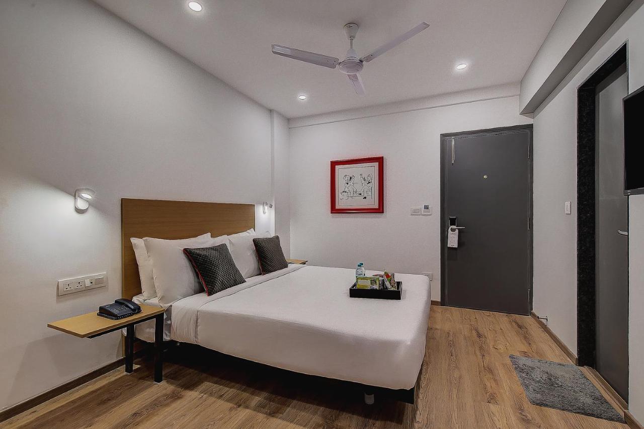 Hotel Unicontinental Mumbai Ngoại thất bức ảnh